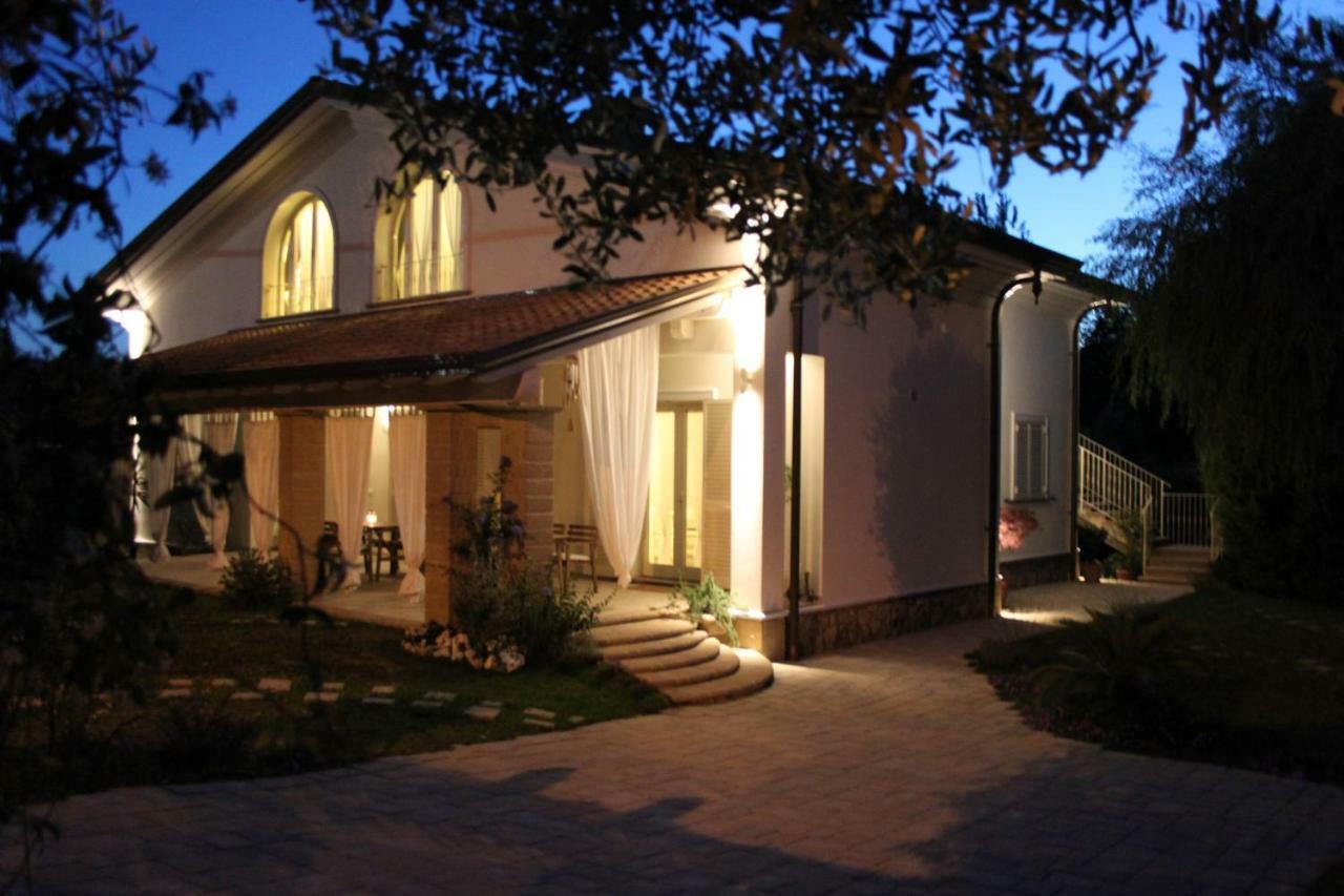 I Salici Villa Marina di Massa Exterior foto